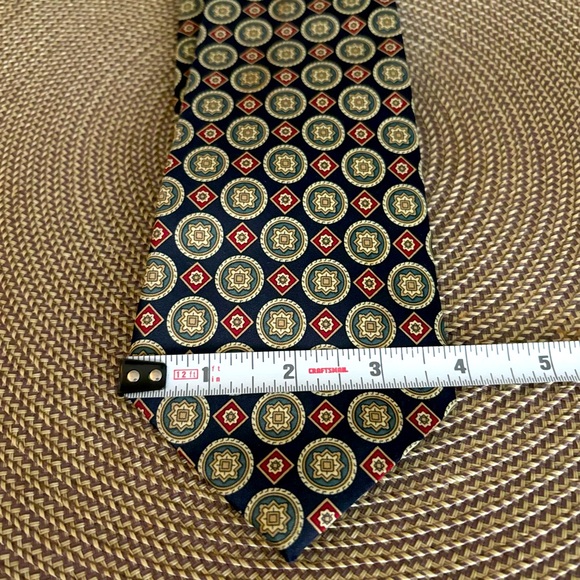 RENE’ CHAGAL HAND MADE GREEN NAVY SILK TIE  57” by 4” PATTERNED CIRCLES - Picture 6 of 7